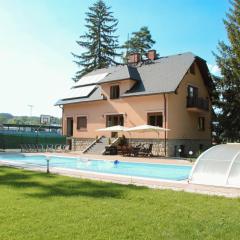 Villa for 20 people with Jacuzzi and Large Pool