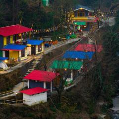 The Hosteller Mussoorie By the Streamside, Kempty