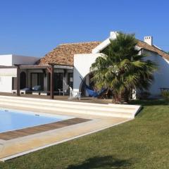Villa Oasis Azul - beautiful villa with heated private pool short walk to all amenities