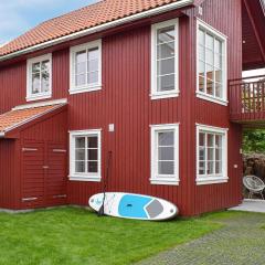 Lovely Home In Tvedestrand With Wifi