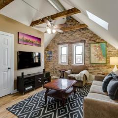 Old Town Elegance Awaits You in This Classic Chicago Stunner! apts