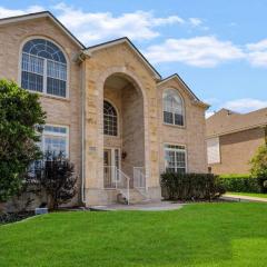 Large home w/pool access; near BMT/Lackland/Sea World/6 Flags