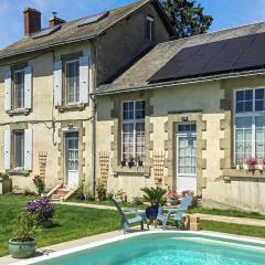 Nice Home In Loge- Fougereuse With Private Swimming Pool, Can Be Inside Or Outside