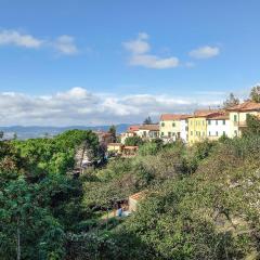 Cozy Apartment In Castellina Marittima