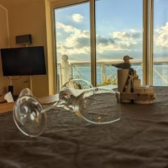 Strandkoje in erster Reihe mit traumhaftem Blick auf die Kieler Förde