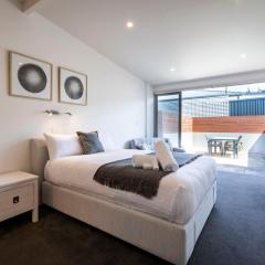 Studio Apartment - 5 Minutes to Hobart CBD - Free Parking - Free WIFI