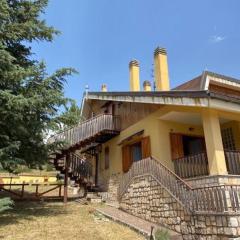 Monte Amaro Apartment con camino, terrazzo e giardino