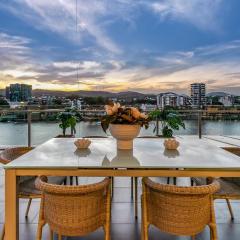Stunning Waterfront Penthouse 3 or 4 Bedrooms