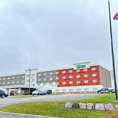 Holiday Inn Express Big Rapids, an IHG Hotel