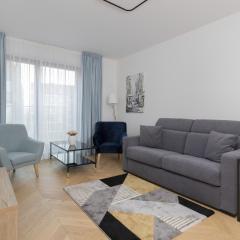 Warsaw Praga Okrzei Apartment by the River by Renters