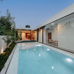 Luxury Pool Villa Modern Style with Mountain View