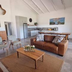 Bestuis Cottage - Self catering accommodation on a farm