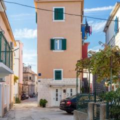 Apartments by the sea Kastel Stafilic, Kastela - 15110