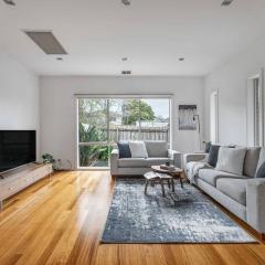 East Brighton Townhouse by Ready Set Host