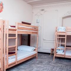 Mykhailivskyi Hostel