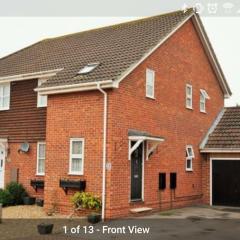 Ideally located contemporary 3 bed spacious house