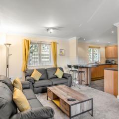 Central Townhouse 2 Bedr W Fully Equipped Kitchen Washing Machine & Parking- Ginger & Gold Ltd