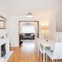 3 Bed House/Garden/Wi-Fi/Parking/Central Location