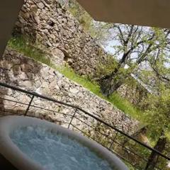 Maison avec jacuzzi au cœur des montagnes