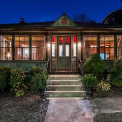 Henry House - Patio Suite - An Arrivals Stay