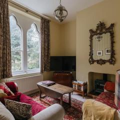 HIGH SAINT COTTAGE - Stunning 3 Bed Accommodation located in Ripon, North Yorkshire