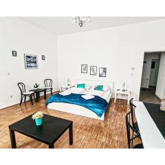 4 Charming Apts. Perfect for 19 persons (6BRs)