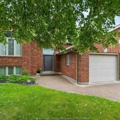 3 Bedroom basement unit with Free Parking , WiFi.