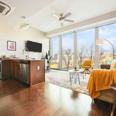 HostWise Stays - The Washington at Chatham - Free Parking, Private Gym, Skyline Views!