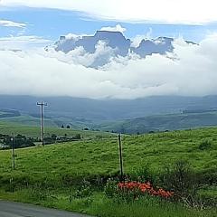 Misty peaks Cloudlands