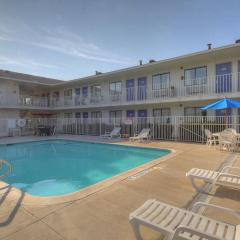 Motel 6 San Antonio, Tx Six Flags Fiesta TX - La Cantera Area