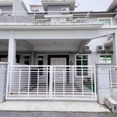 Niana Homestay Melaka -near town