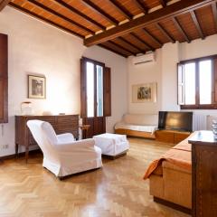 Palazzo Cecchi Luxury Apartment