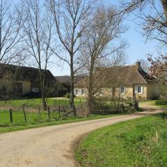 Maison Spacieuse et Indépendante avec Jardin et Terrasse, Idéale pour Observer la Nature en Sarthe - FR-1-410-215