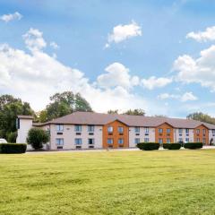 Quality Inn & Suites Metropolis I-24