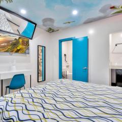 Royal Hawaiian Inn - Mid City, Los Angeles