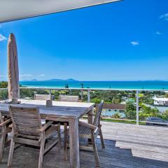 Surfers Lookout - Waipu Cove Holiday Home