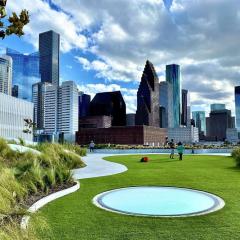 Modern Downtown Houston Your Home Base for City Adventures!