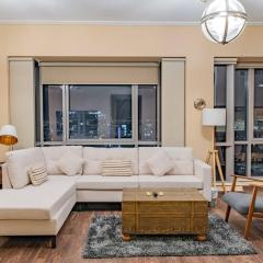 Stunning 1 bedroom w pool in Downtown