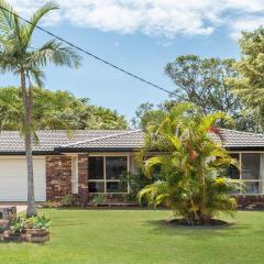 5 Bullando Street Warana QLD