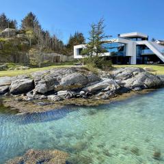 Unique villa by The Norwegian Coast. Private spa