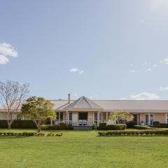 Corunna Station Country House