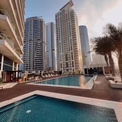 Stylish 2 bdr in Dubai Marina & hotels beach access available