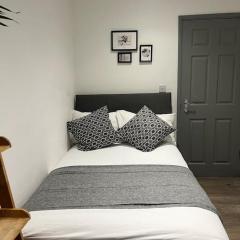 1 Bedroom flat in Euston! 4 person.