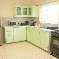 lovely 2 bedroom Apt 4 warm cosy comfortable