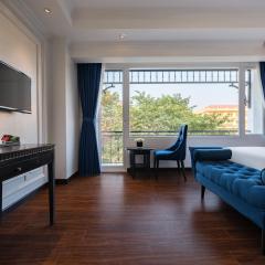 The Flower Boutique Hotel & Travel
