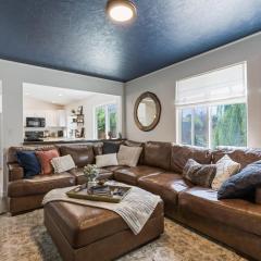 Caldwell Lux Getaway! Large Family Friendly Home