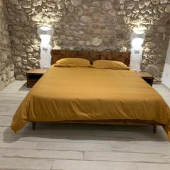LA CASA DI PIETRA