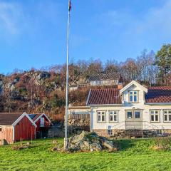 Beach Front Home In Farsund With Wifi