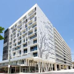 Chatswood CBD Modern Apartment