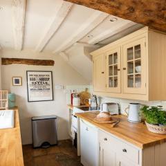 Charming 2BD Cottage in the Heart of Kingham!